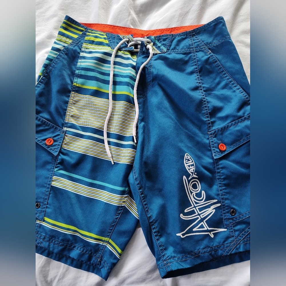 AFTCO Men's Board Shorts. Size 30. Drawstring Waist.